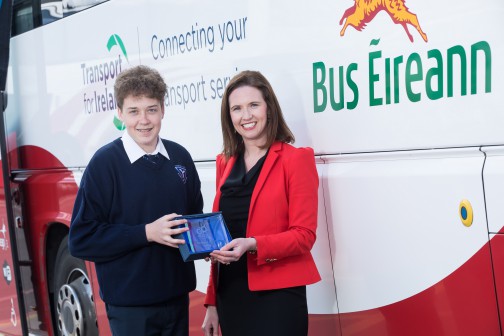 The East Winner of the Bus Éireann ‘Go Places’ competition for transition year students is Ruairi Meehan from Dunshaughlin Community College, Co. Meath. Pictured is Ruairi with Nicola Cooke, Bus Éireann Media and PR Manager. Ruairi won a brand new iPad and a trophy.