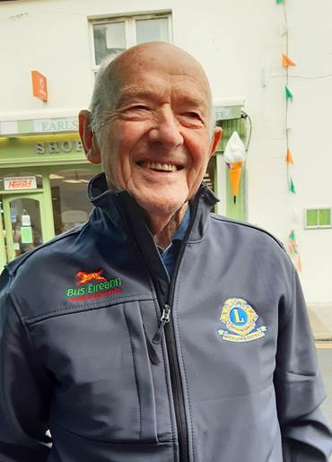 90-year-old Joe Goode sporting the new Wicklow and District Lions Club jackets sponsored by Bus Éireann